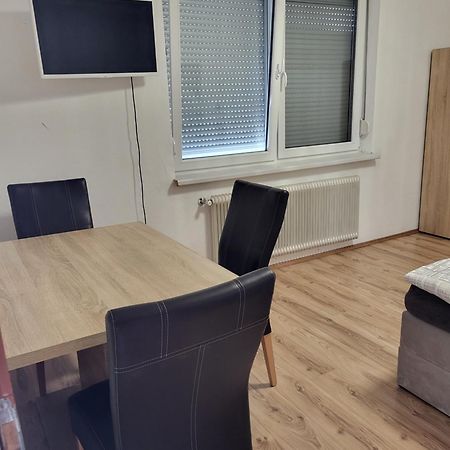 Schoene 2 Zimmer Wohnung Im Herzen Von Глайсдорф Екстериор снимка